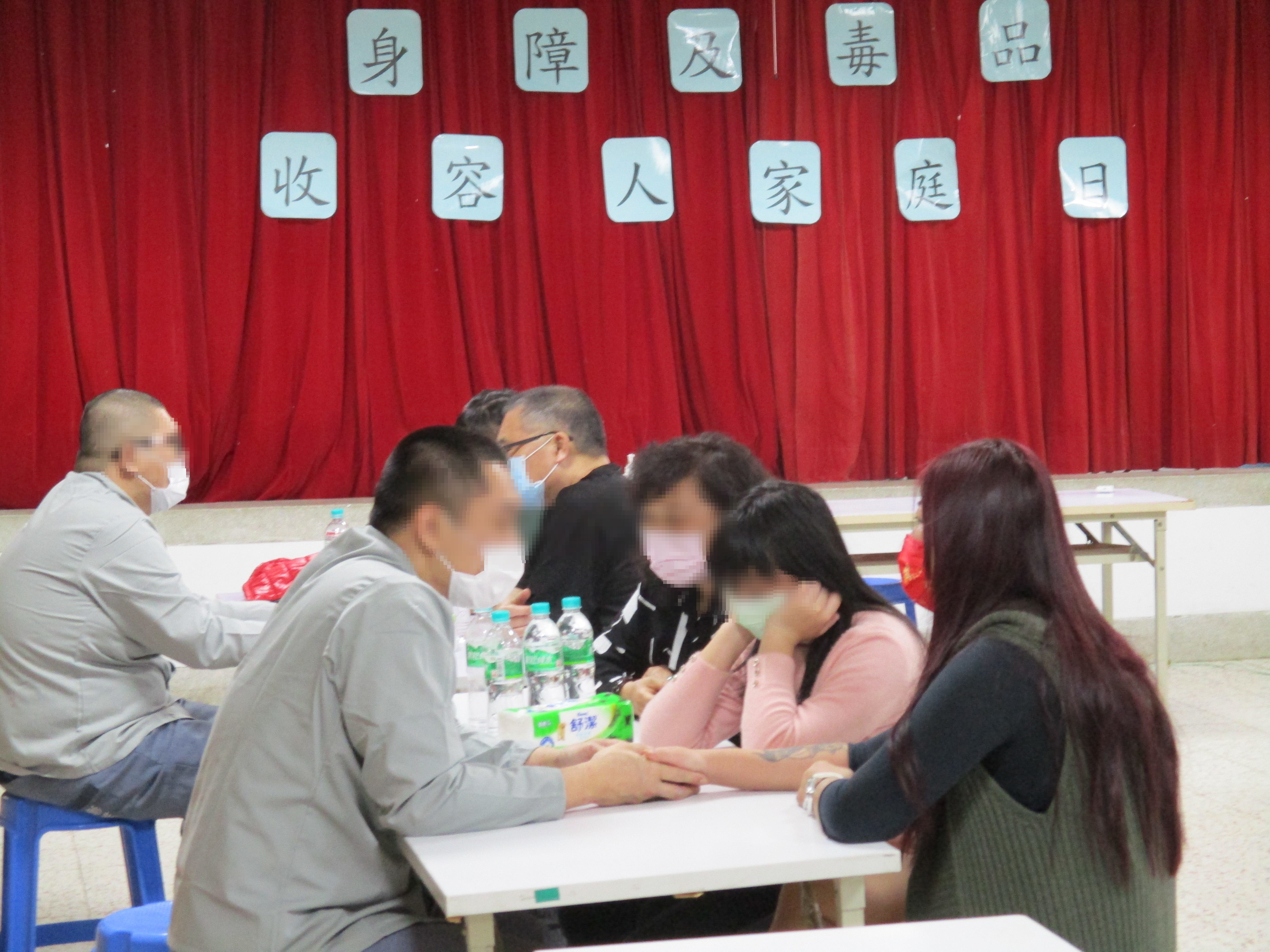 家屬互動情形